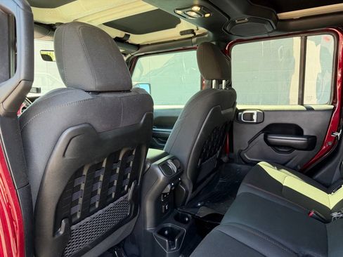 Used 2021 Jeep Gladiator Rubicon AWD/4WD image 22