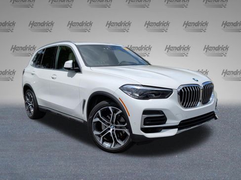 Used 2022 BMW X5 sDrive40i w/ Premium Package image 2