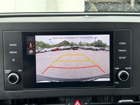 Used 2025 Kia Sportage LX FWD image 23
