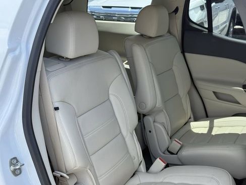 Used 2023 GMC Acadia Denali w/ Denali Ultimate Package FWD image 32