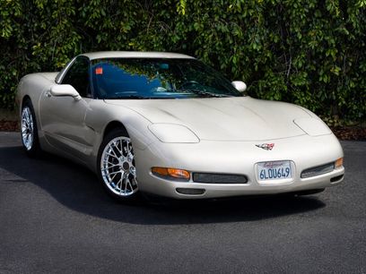 Used 1998 Chevrolet Corvette Coupe w/ Memory Pkg
