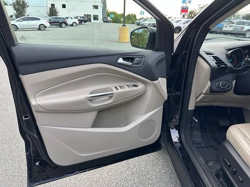 Used 2019 Ford Escape Titanium FWD image 15