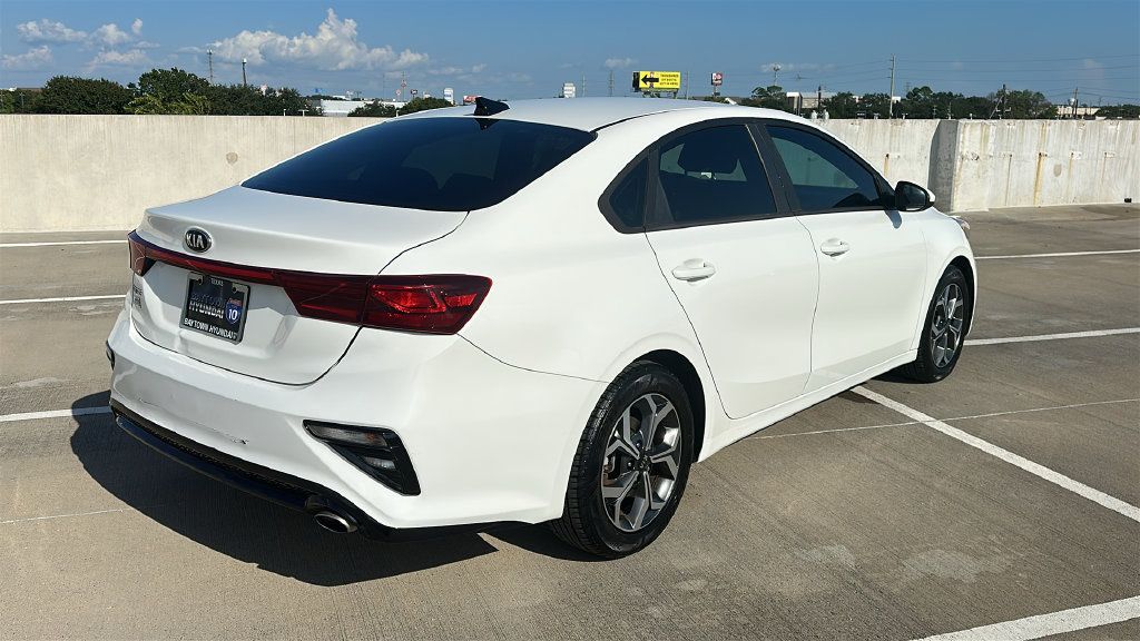 Used 2020 Kia Forte LXS FWD image 12