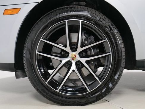 Certified 2026 Porsche Macan AWD/4WD image 35