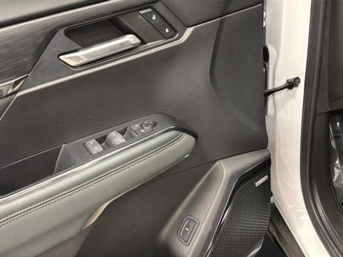 Used 2024 GMC Acadia AT4 image 21