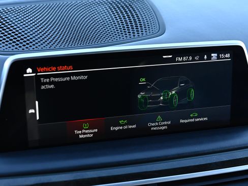 Used 2020 BMW 750i xDrive w/ Executive Package image 14