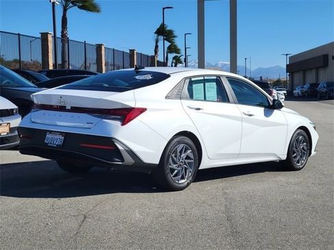 Certified 2025 Hyundai Elantra Blue image 2