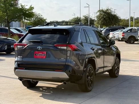 Used 2023 Toyota RAV4 SE AWD/4WD image 4
