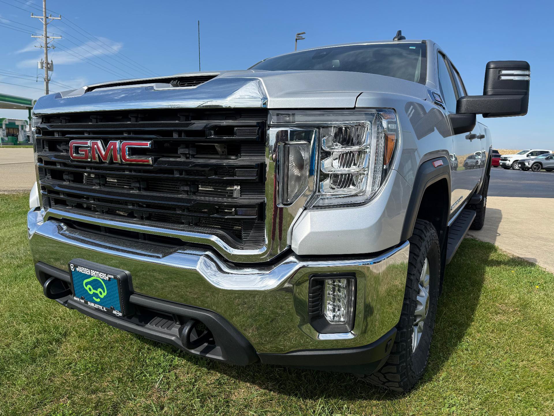 Used 2023 GMC Sierra 2500 Pro w/ Gooseneck/5TH Wheel Package AWD/4WD image 3