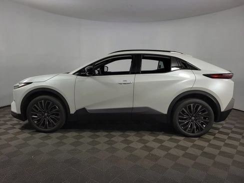 New 2026 Toyota C-HR AWD/4WD image 4
