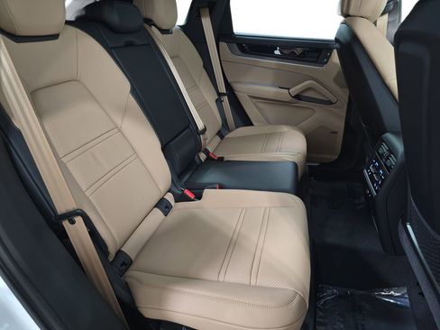New 2026 Porsche Cayenne image 26