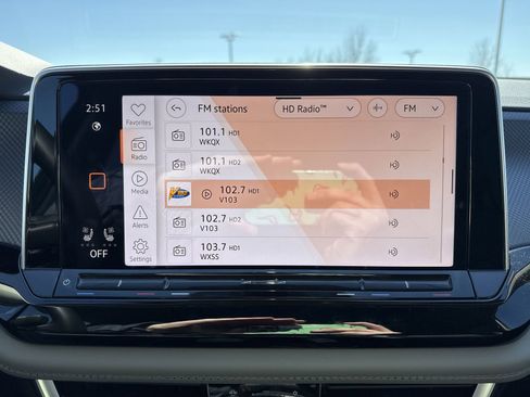 Used 2024 Volkswagen Atlas Peak Edition SEL AWD/4WD image 17