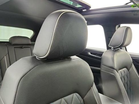 Used 2025 Volkswagen Atlas Cross Sport SEL Premium R-Line image 24