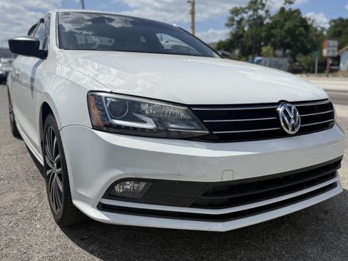 Used 2015 Volkswagen Jetta Sport image 3