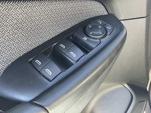 Used 2021 Chevrolet TrailBlazer LS FWD image 12
