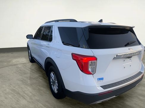 Used 2023 Ford Explorer XLT w/ Equipment Group 202A RWD image 2
