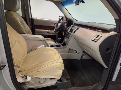Used 2011 Ford Flex Limited w/ Rapid Spec Order Code FWD image 19