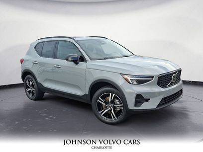 New 2026 Volvo XC40 B4 Core w/ Climate Package