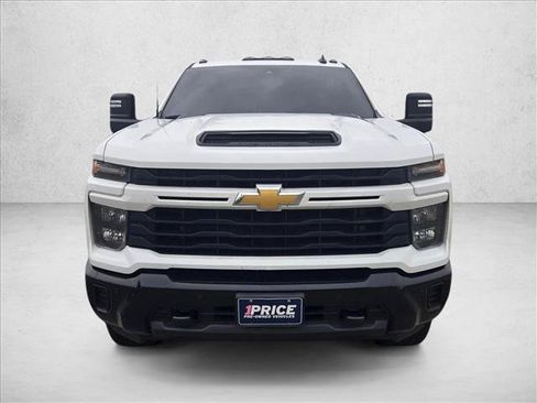 Used 2025 Chevrolet Silverado 2500 Custom w/ Custom Value Package AWD/4WD image 2