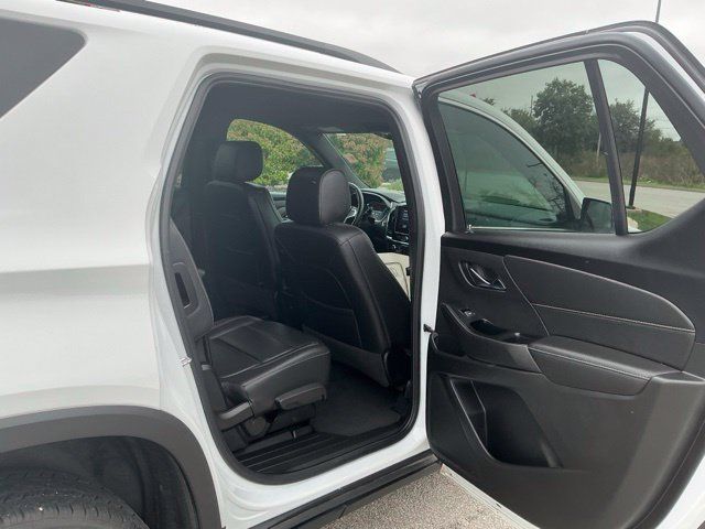 Used 2023 Chevrolet Traverse LT w/ LT Premium Package FWD image 18