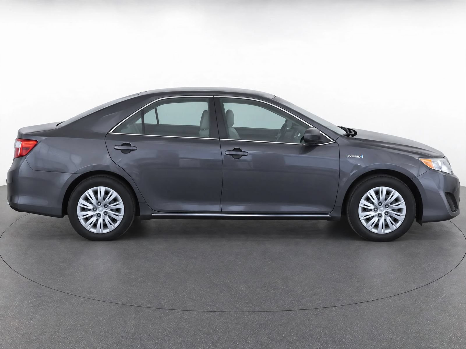 Used 2014 Toyota Camry LE FWD image 4