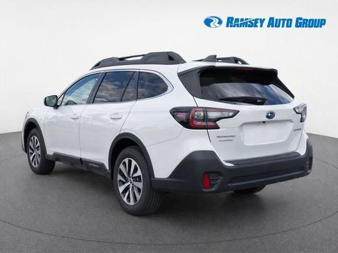 Used 2022 Subaru Outback Premium AWD/4WD image 3