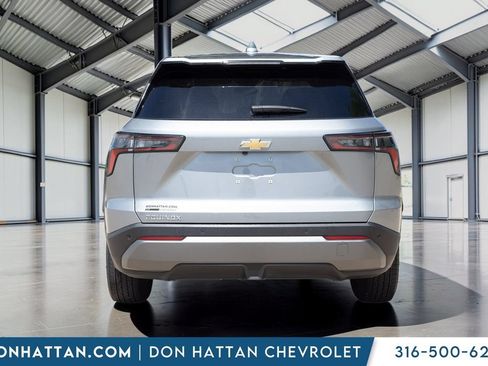 Used 2025 Chevrolet Equinox LT FWD image 24