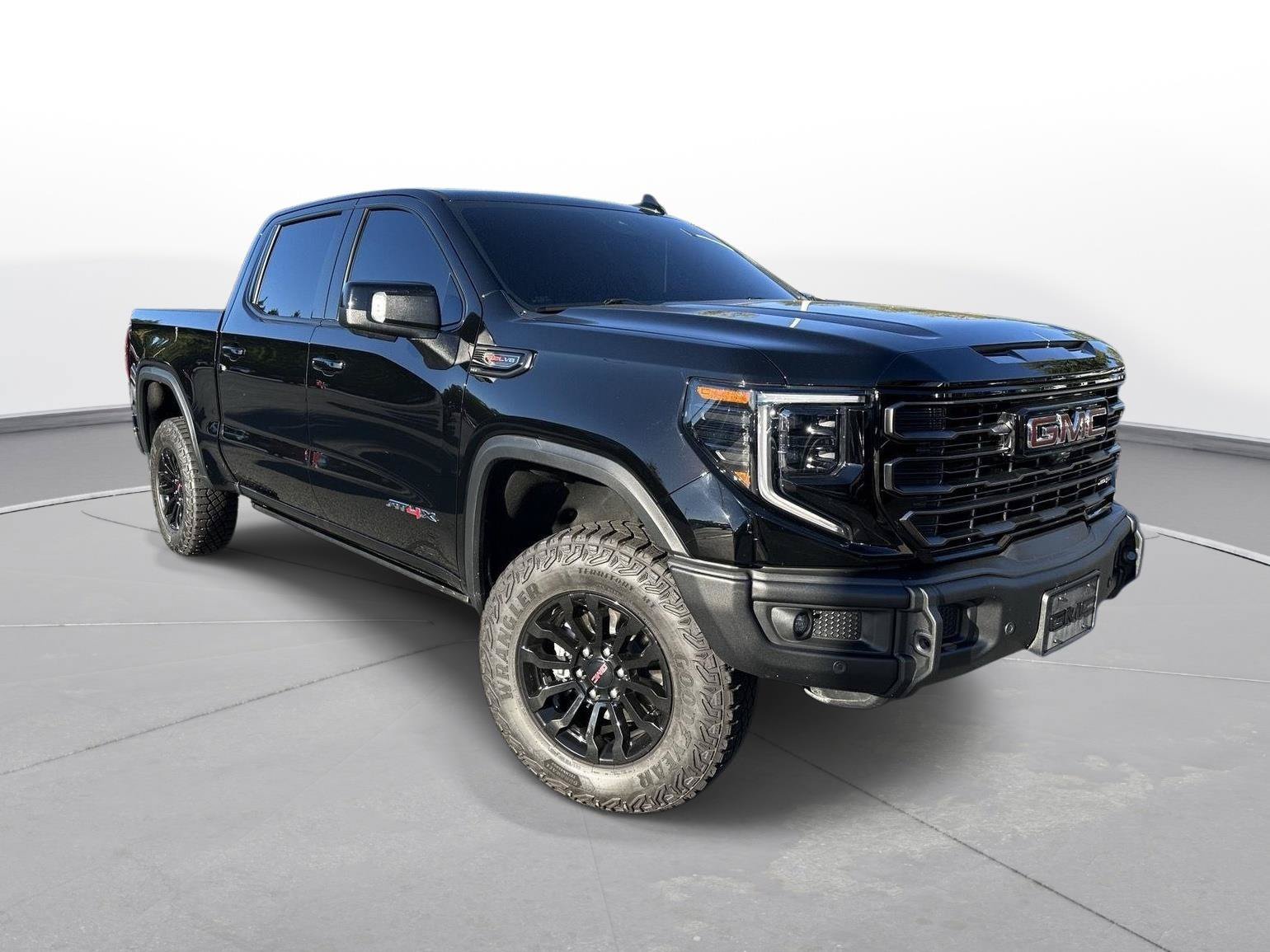 Used 2023 GMC Sierra 1500 AT4X AWD/4WD image 4