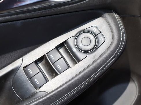 Used 2023 Buick Encore GX Preferred w/ Cold Weather Comfort Package FWD image 19