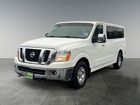 Used 2014 Nissan NV 3500 SL w/ Technology Package image 3