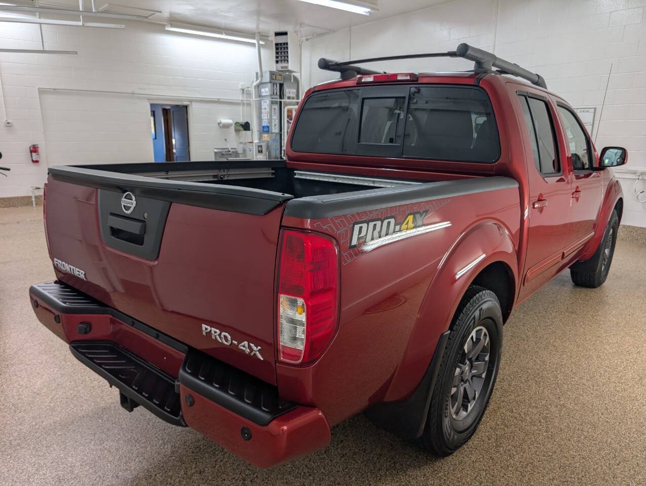 Used 2015 Nissan Frontier PRO-4X AWD/4WD image 4