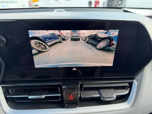 Used 2024 Chevrolet TrailBlazer LT w/ LT Cold Weather Package FWD image 19