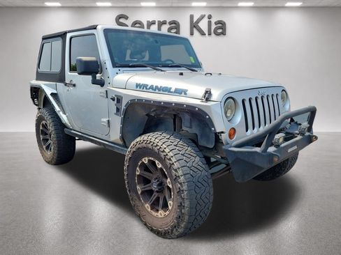 Used 2011 Jeep Wrangler Sahara AWD/4WD image 5