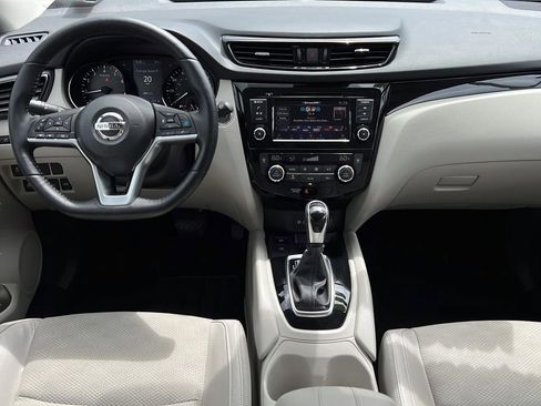 Used 2021 Nissan Rogue Sport SV w/ Technology Package FWD image 14