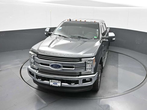 Used 2019 Ford F250 Lariat w/ Chrome Package image 17