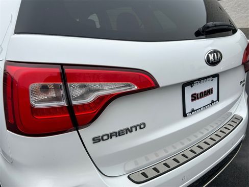Used 2015 Kia Sorento SX image 18