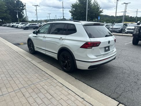 Certified 2023 Volkswagen Tiguan SE R-Line FWD image 5