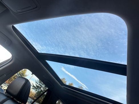 Used 2023 Honda Pilot Touring image 22