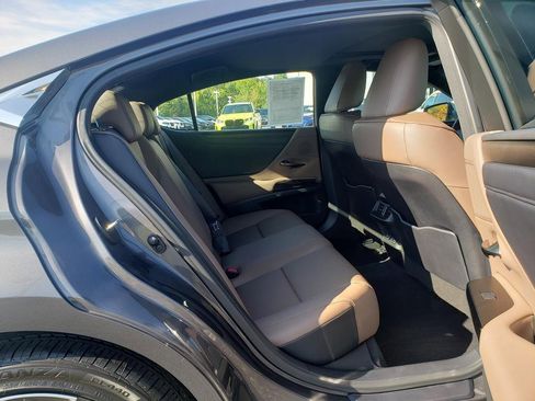 Used 2024 Lexus ES 350 w/ Premium Package image 15