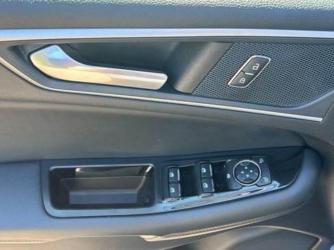 Used 2019 Ford Edge SEL w/ Equipment Group 201A AWD/4WD image 14