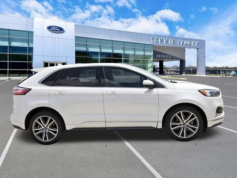 Used 2019 Ford Edge Titanium w/ Equipment Group 301A FWD image 5