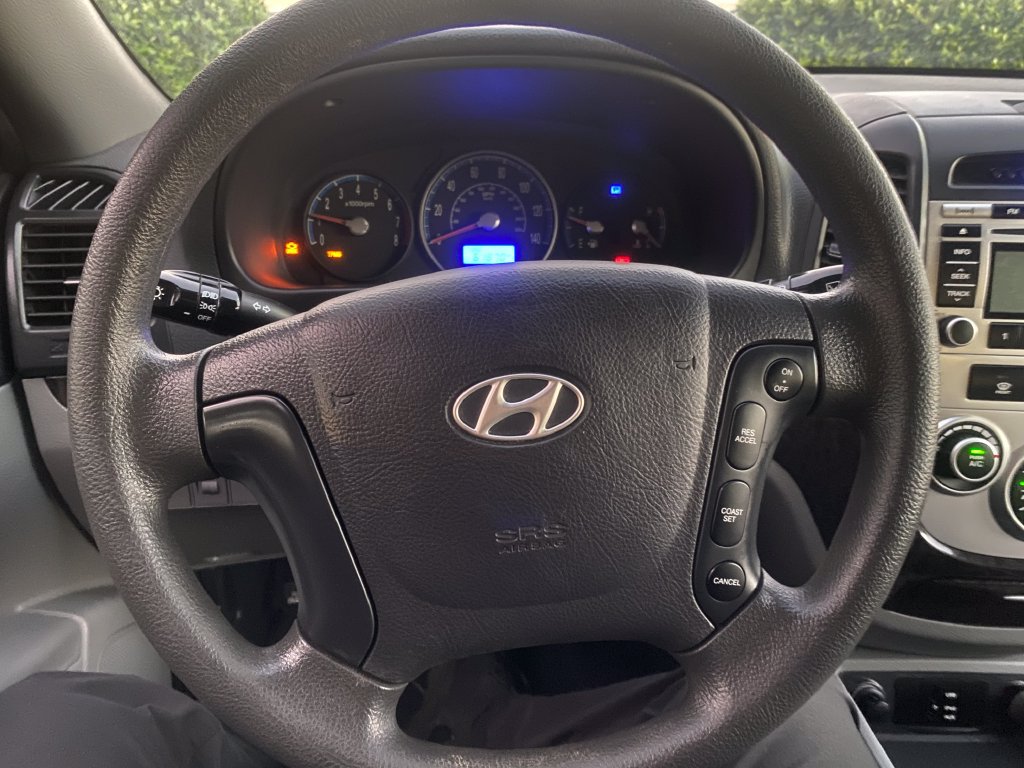 Used 2009 Hyundai Santa Fe GLS FWD image 14