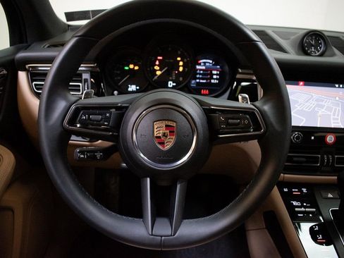 Certified 2025 Porsche Macan image 24
