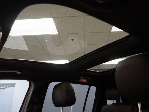 Used 2020 Mercedes-Benz GLB 250 4MATIC image 4