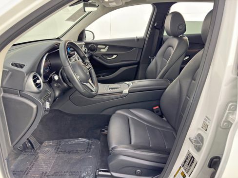 Used 2021 Mercedes-Benz GLC 300 GLC 300 w/ Premium Package image 16