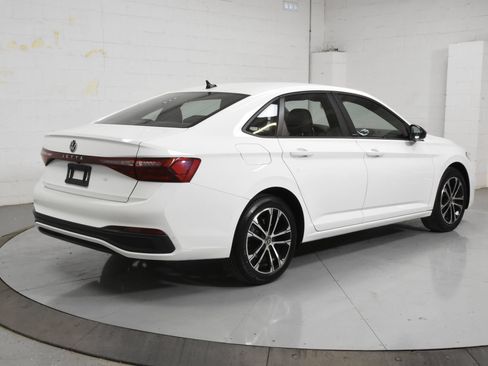 Used 2025 Volkswagen Jetta Sport FWD image 2