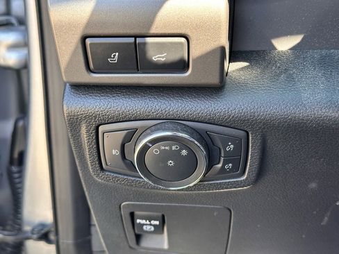 Used 2021 Ford Expedition XLT image 30