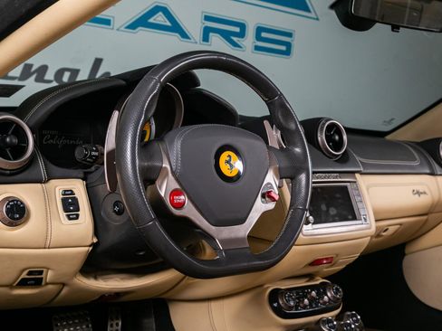 Used 2011 Ferrari California image 6