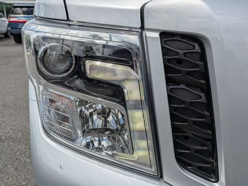 Used 2017 Nissan Titan PRO-4X AWD/4WD image 10