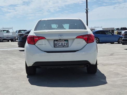 Used 2018 Toyota Corolla SE w/ Carpet Mat Package (TMS) FWD image 4